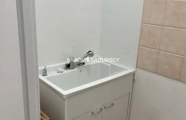 Lokal usługowy 63m2 na sprzedaż