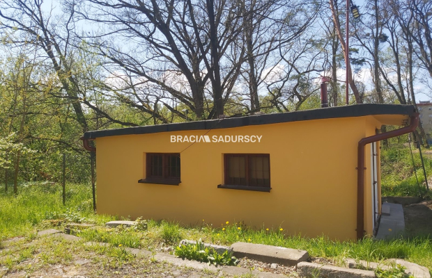 Chrzanów, ul. Kolonia Fabryczna - do sprzedania garaż (z możliwym najemcą)  

  
Oferujemy garaż o powierzchni 26 m2 wraz z dzi