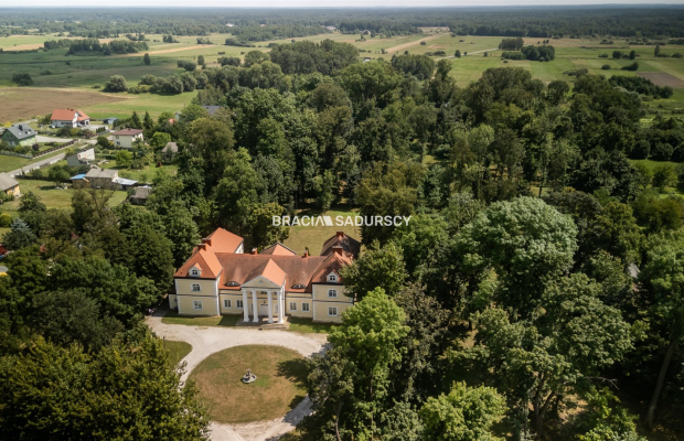 Historyczny Pałac w Radoszewnicy