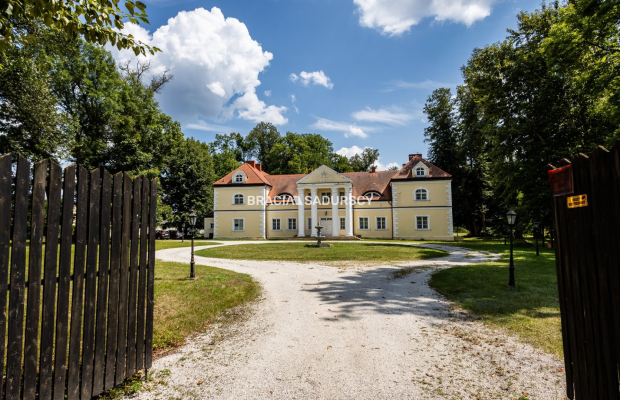 Historyczny Pałac w Radoszewnicy