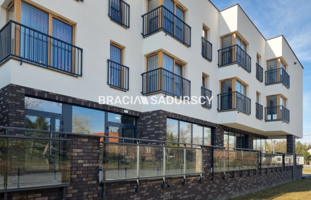 Lokal usługowy w Skawinie, Nowa Cena 7500 m2