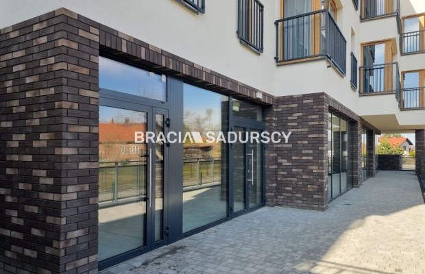 Lokal usługowy w Skawinie, Nowa Cena 7500 m2