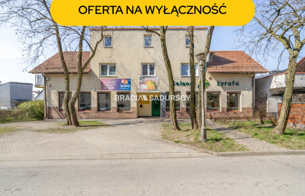 Budynek handlowo-mieszkanly Centrum Skawiny