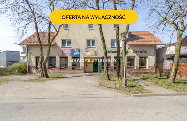 Budynek handlowo-mieszkanly Centrum Skawiny