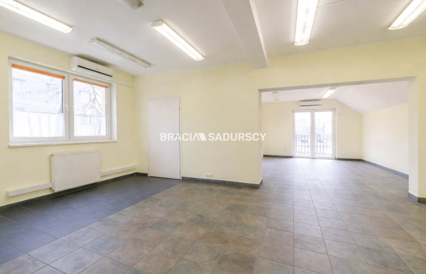 Budynek handlowo-mieszkanly Centrum Skawiny