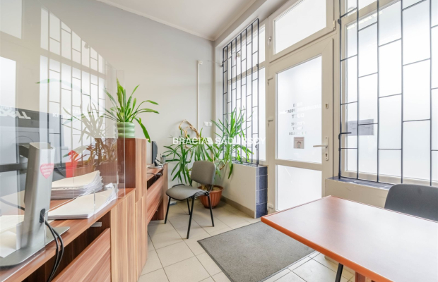 Lokal usługowy obok pl. Bieńczyckiego, parter, 45m