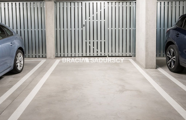 Miejsce postojowe + komórka lokatorska 