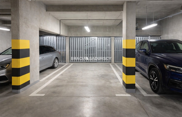 Miejsce postojowe + komórka lokatorska 