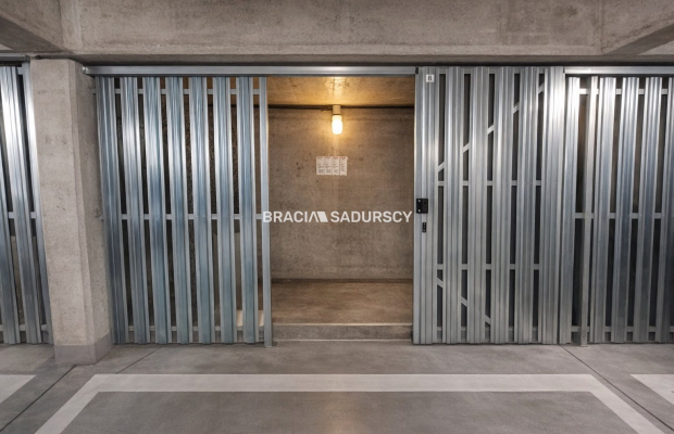 Miejsce postojowe + komórka lokatorska 