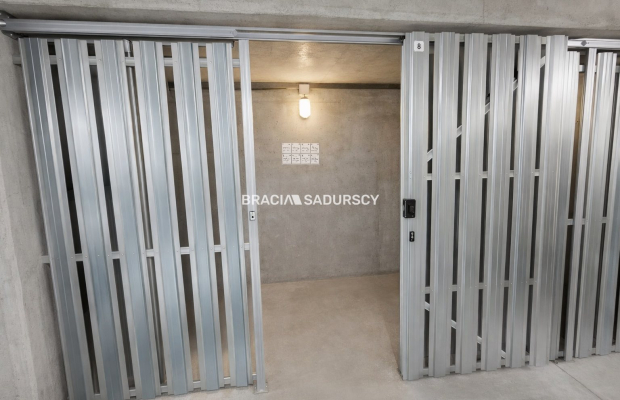 Miejsce postojowe + komórka lokatorska 