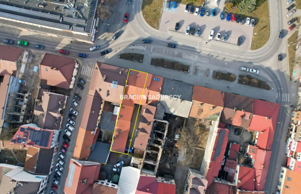 Dochodowa kamienica na Rynku w Miechowie - lokale handlowo-usługowe, wysoka stopa zwrotu    

 Na sprzedaż oferujemy  nieruchom