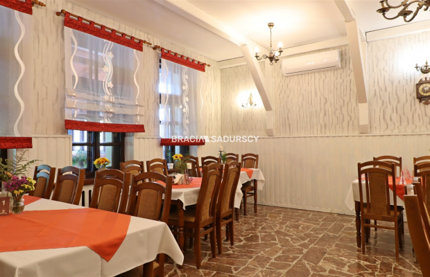 Wyjątkowy obiekt mieszkalno - usługowy o pow. 820 m2 w Iwkowej   

 Oferujemy Państwu unikalną nieruchomość o charakterze miesz