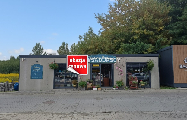 48 m² na Twój biznes przy Galerii ATUT - gotowy lokal handlowo-usługowy!   

 Na sprzedaż oferujemy lokal handlowo-usługowy o p