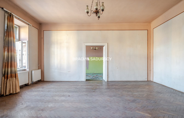 Kamienica w centrum Bochnii z ogrodem i parkingiem