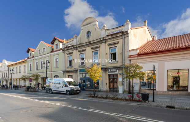 Kamienica w centrum Bochnii z ogrodem i parkingiem