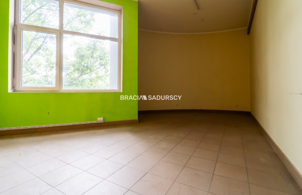 Lokal przy placu Bieńczyckim, Kraków Bieńczyce