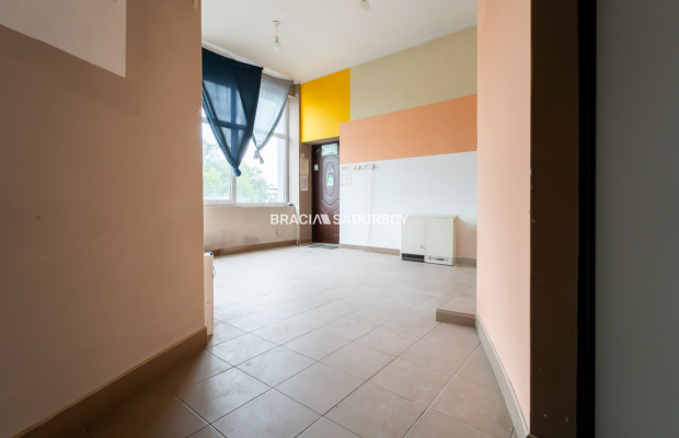 Lokal przy placu Bieńczyckim, Kraków Bieńczyce