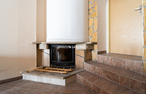 Usługowo-mieszkalny w centrum z własnym parkingiem