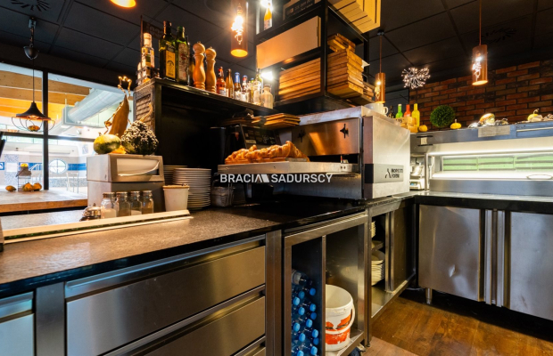 Dochodowa restauracja do odstąpienia