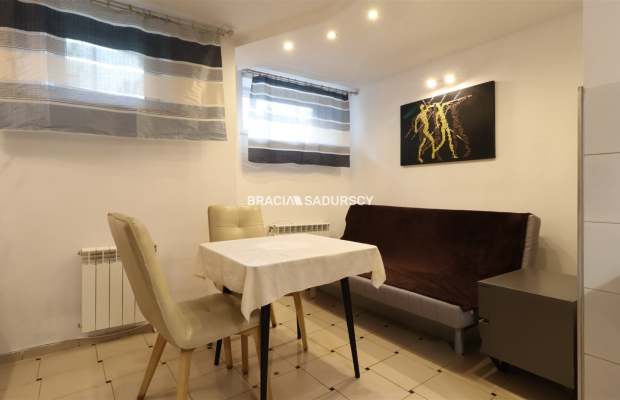 Lokal użytkowy o pow. 45 m 2  blisko centrum i krakowskich uczelni    

  Oferujemy na sprzedaż lokal użytkowy o powierzchni 45