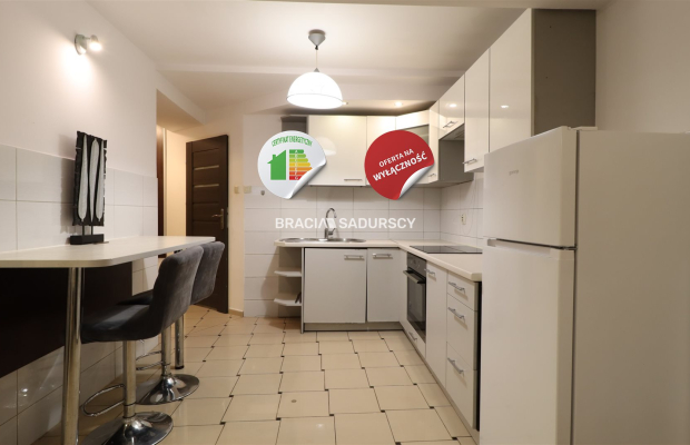 Lokal użytkowy o pow. 45 m 2  blisko centrum i krakowskich uczelni    

  Oferujemy na sprzedaż lokal użytkowy o powierzchni 45