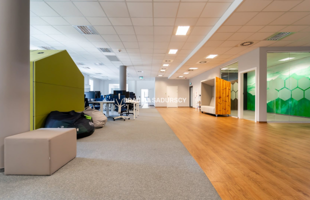 powierzchnia biurowa w nowoczesnym biurowcu