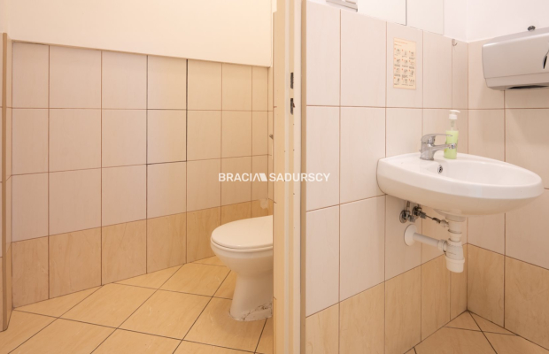 lokal 93m2 parter z witryna wynajem