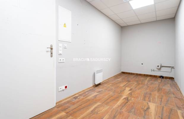 Kurdwanów lokal front 75 m2 