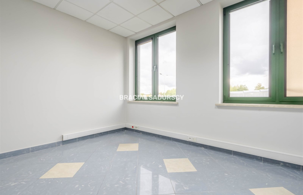 LOKAL OK 15,5 M2 BIUROWY PRĄDNIK BIAŁY -BIUROWIEC