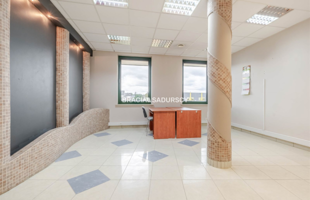 lokal biurowy 44 m2 Prądnik Biały biurowiec