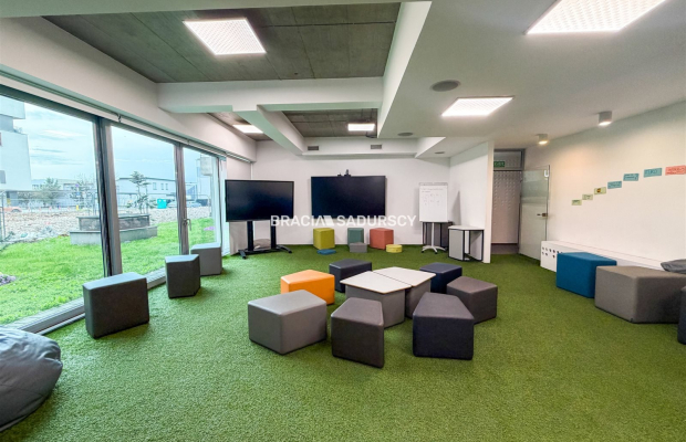 Lokal usługowo-biurowy, 170 m², Zabłocie, parter