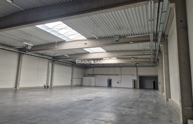 Nieruchomość: biura + magazyn / Półłanki!