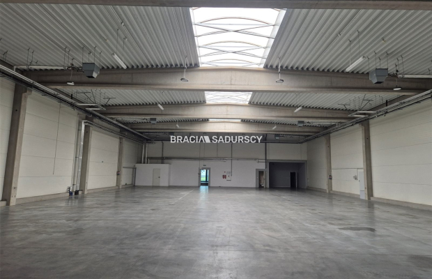 Nieruchomość: biura + magazyn / Półłanki!