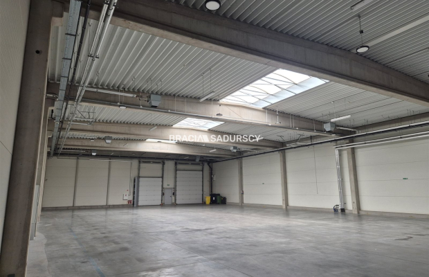 Nieruchomość: biura + magazyn / Półłanki!