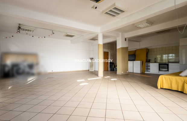 Lokal do wynajęcia w Centrum miejscowości Radziszów.   
Mam przyjemność zaoferować Państwu lokal do wynajęcia  o powierzchni 10