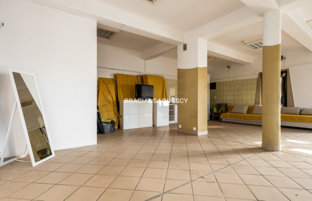 Lokal do wynajęcia w Centrum miejscowości Radziszów.   
Mam przyjemność zaoferować Państwu lokal do wynajęcia  o powierzchni 10