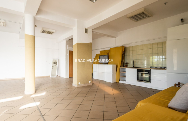 Lokal do wynajęcia w Centrum miejscowości Radziszów.   
Mam przyjemność zaoferować Państwu lokal do wynajęcia  o powierzchni 10