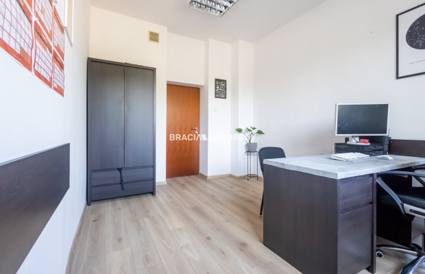 Bronowice, 217m2 biur + parking