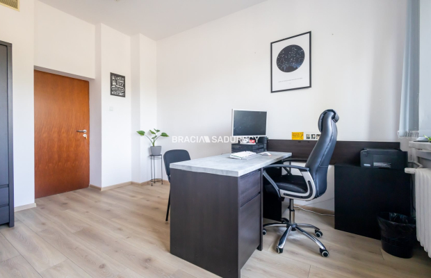 Bronowice, 217m2 biur + parking