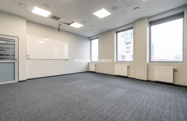 Powierzchnia biurowa z parkingiem  - 400m2 