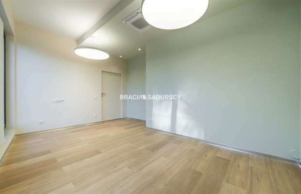 Lokal wykończony/ 108m2/ świetna lokalizacja 