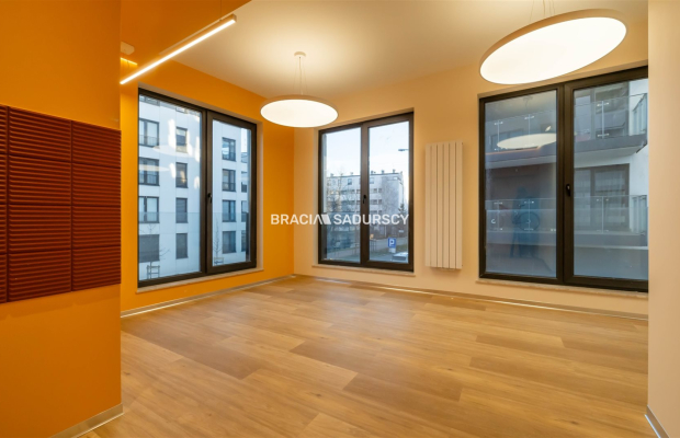 Lokal wykończony/ 108m2/ świetna lokalizacja 