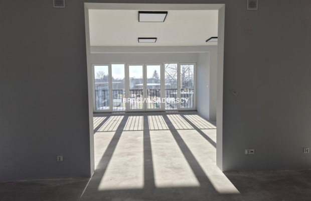 Wolnostojący obiekt biurowy- 300m2!!!