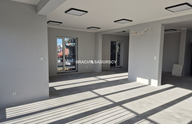 Wolnostojący obiekt biurowy- 300m2!!!