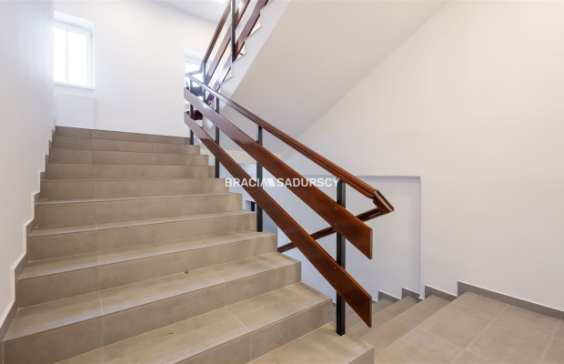 204m2 w biurowcu,ok. Mogilskiej,super cena 45zł/m2