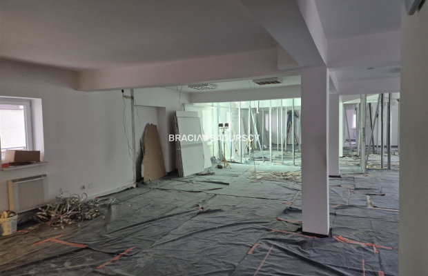 204m2 w biurowcu,ok. Mogilskiej,super cena 45zł/m2