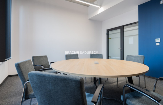 Lokal biurowo-magazynowy, 299m2, winda, dwa piętra