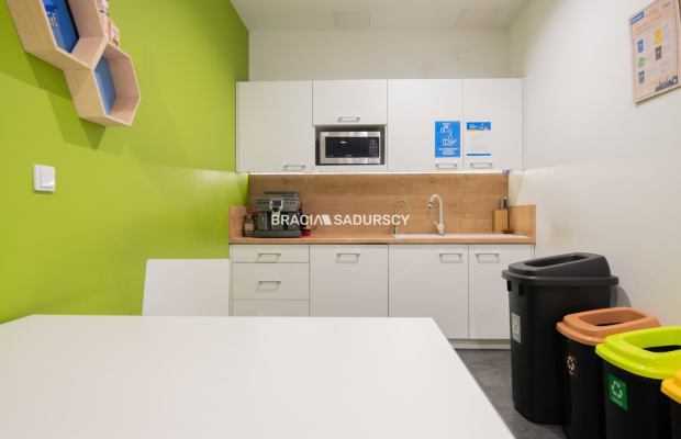 Lokal biurowo-magazynowy, 299m2, winda, dwa piętra