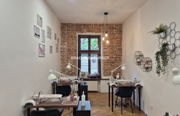 Lokal usługowy na parterze  - Dębniki