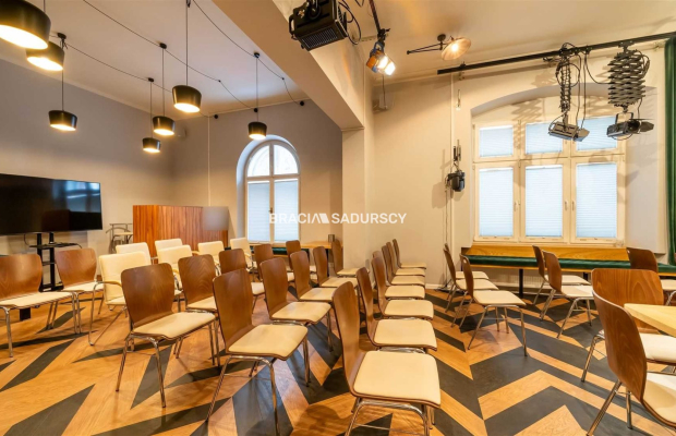 Lokale biurowe w kamienicy po generalnym remoncie!